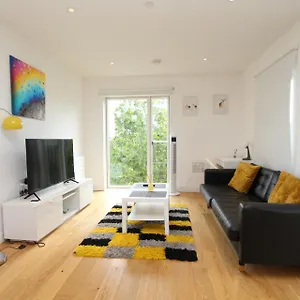 Appartement Spacious & Modern 1 Bedroom Close To Station In E16, Londres